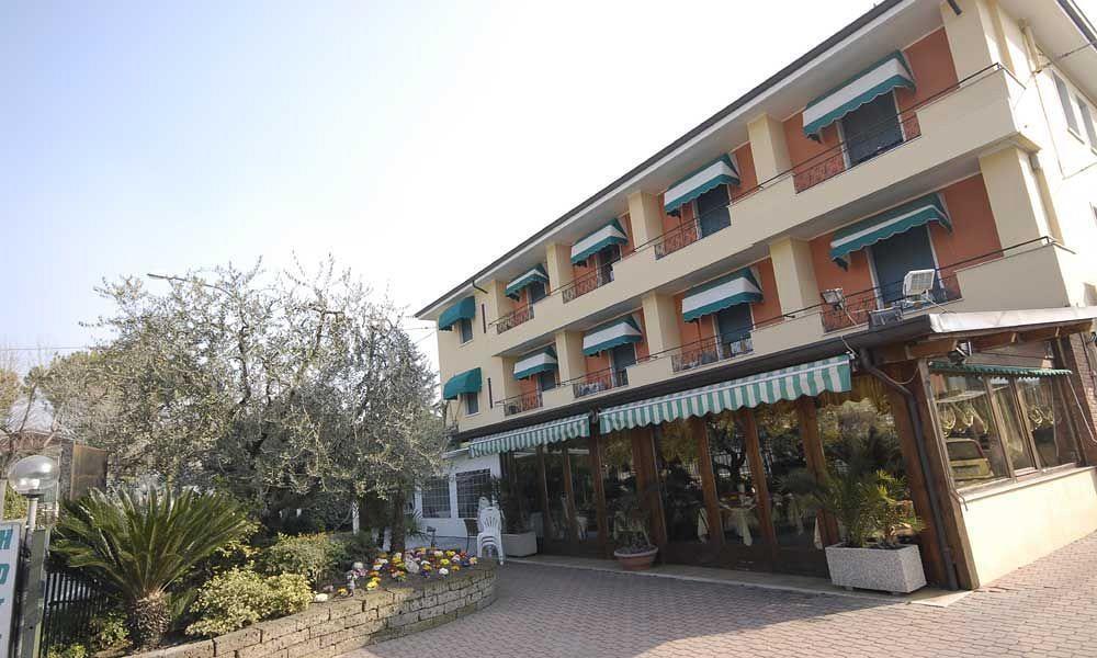Hotel Italia Garda  Exterior photo